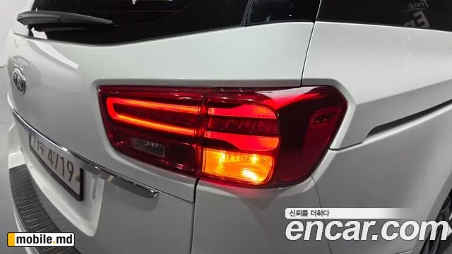 2019 Kia Canival — photo 23