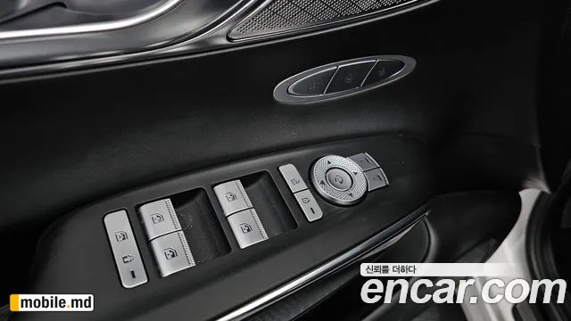 2021 Genesis GV70 — photo 12