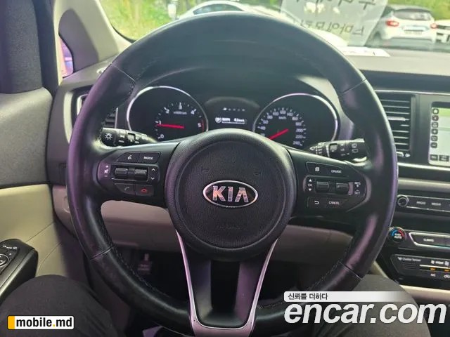 2018 Kia Canival — photo 14