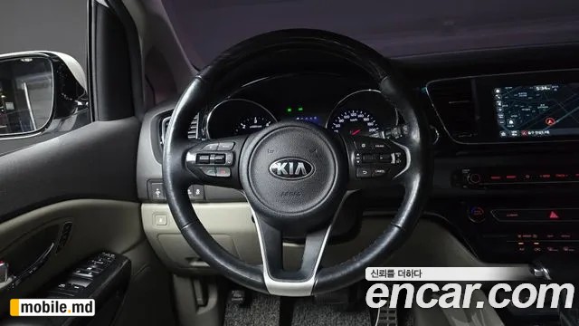 2018 Kia Canival — photo 12