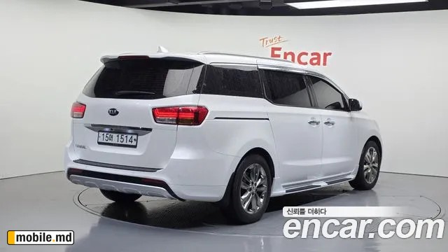 2017 Kia Canival — photo 2
