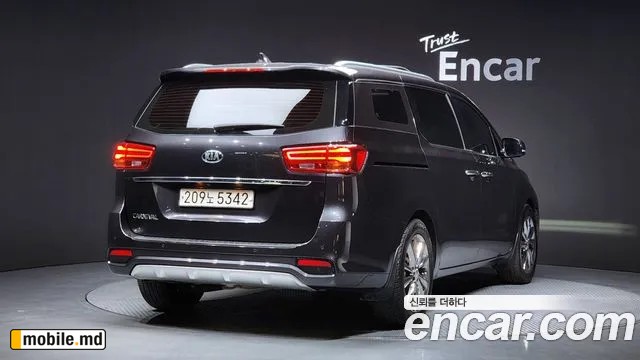 2019 Kia Canival — photo 2