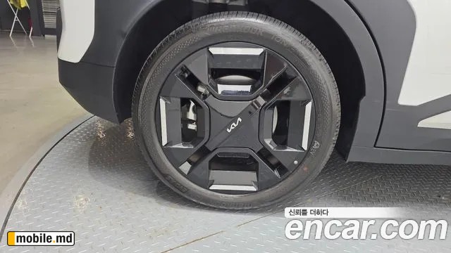 2025 Kia EV3 — photo 4
