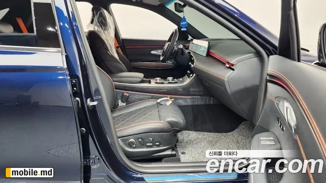 2025 Genesis GV70 — photo 11
