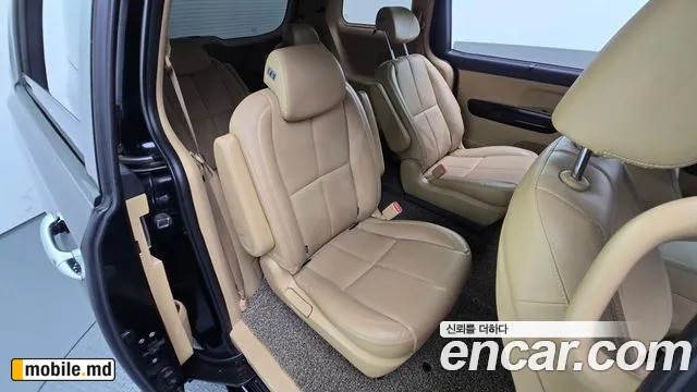 2019 Kia Canival — photo 11