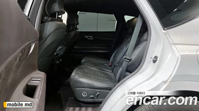2021 Genesis GV80 — photo 12