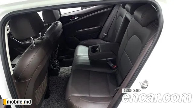 2018 Kia Stinger — photo 12