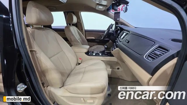 2019 Kia Canival — photo 10