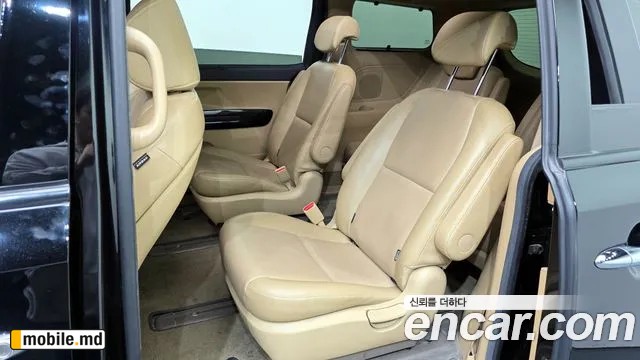 2017 Kia Canival — photo 11