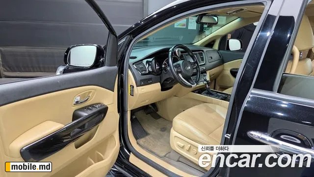 2017 Kia Canival — photo 10