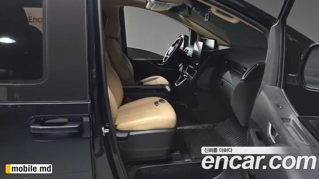 2023 Hyundai Staria — photo 26
