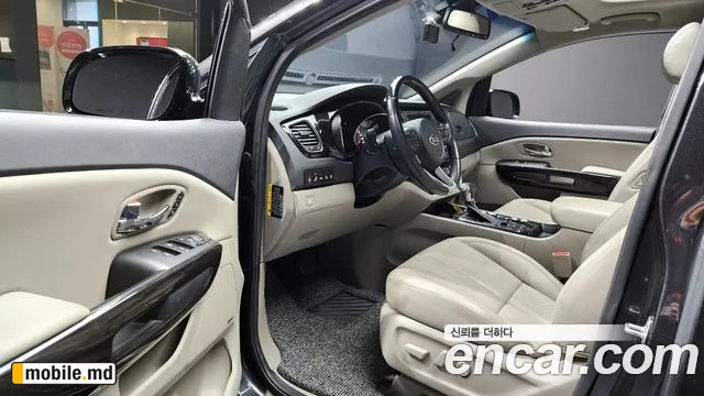 2019 Kia Canival — photo 11