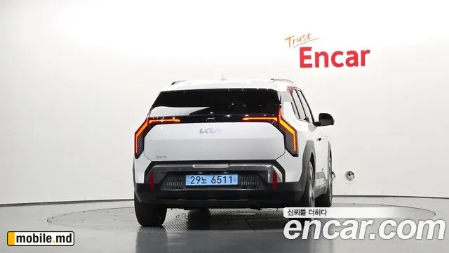 2025 Kia EV3 — photo 4