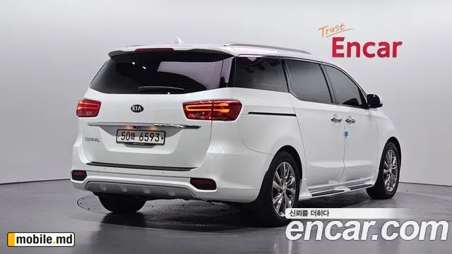 2019 Kia Canival — photo 2