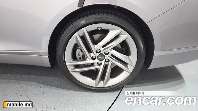 2025 Genesis G80 — photo 21