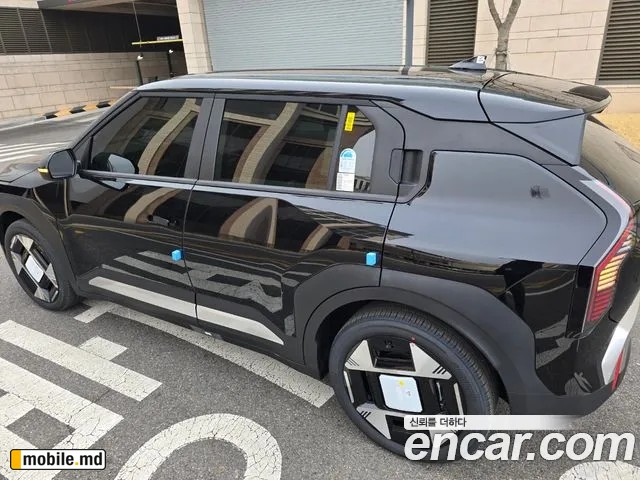 2026 Kia EV3 — photo 2