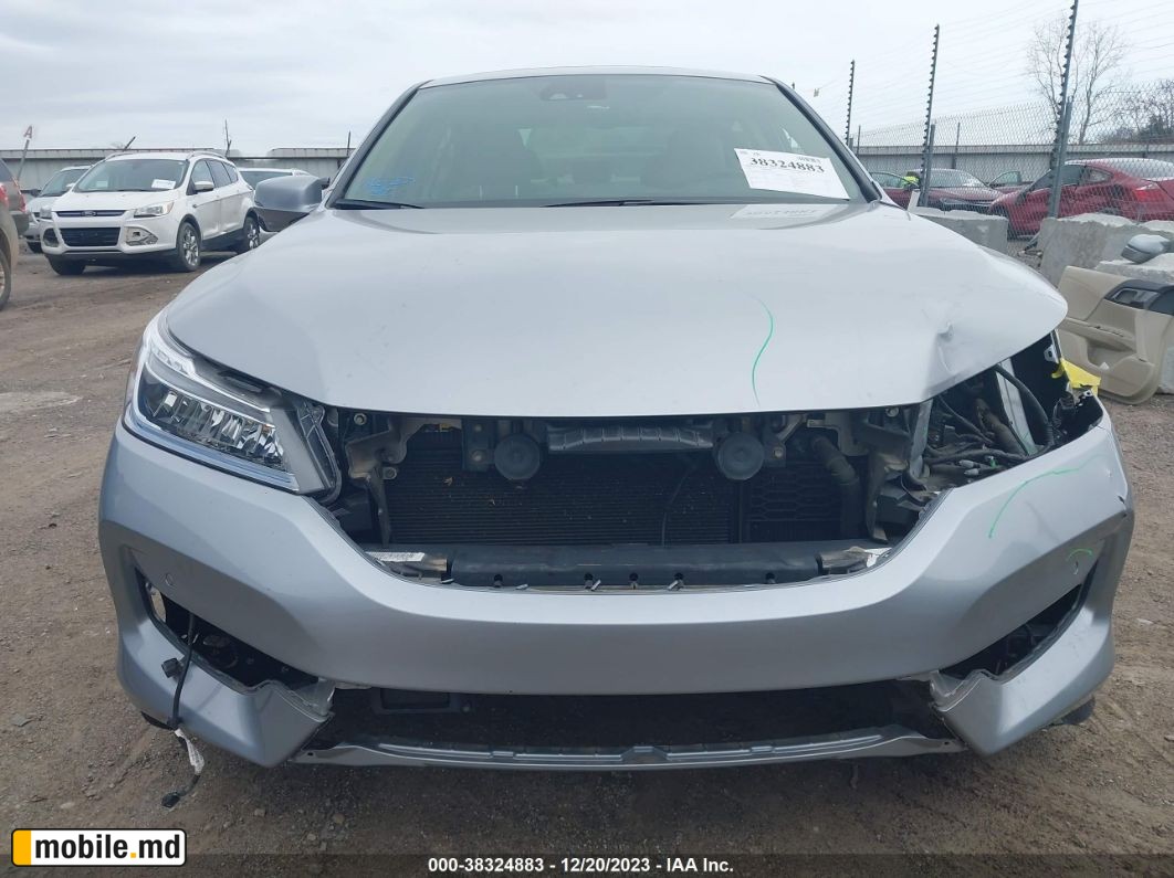 2017 Honda Accord — photo 13