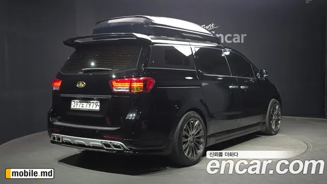 2018 Kia Canival — photo 2