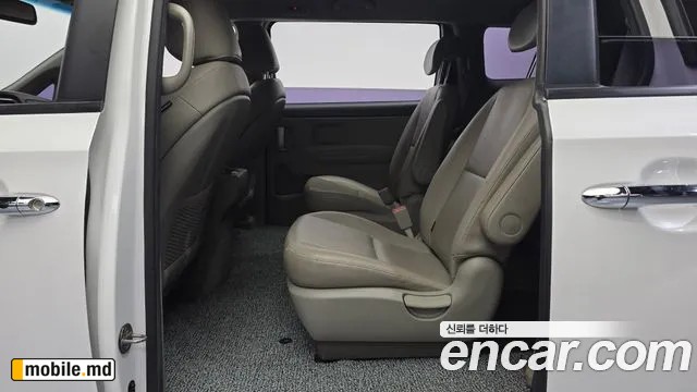 2018 Kia Canival — photo 13
