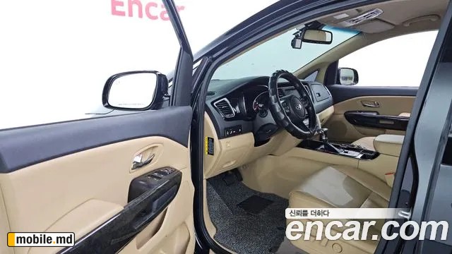 2019 Kia Canival — photo 10