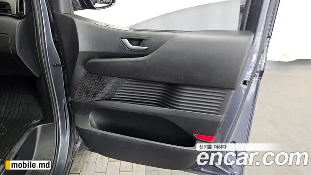 2022 Hyundai Staria — photo 25