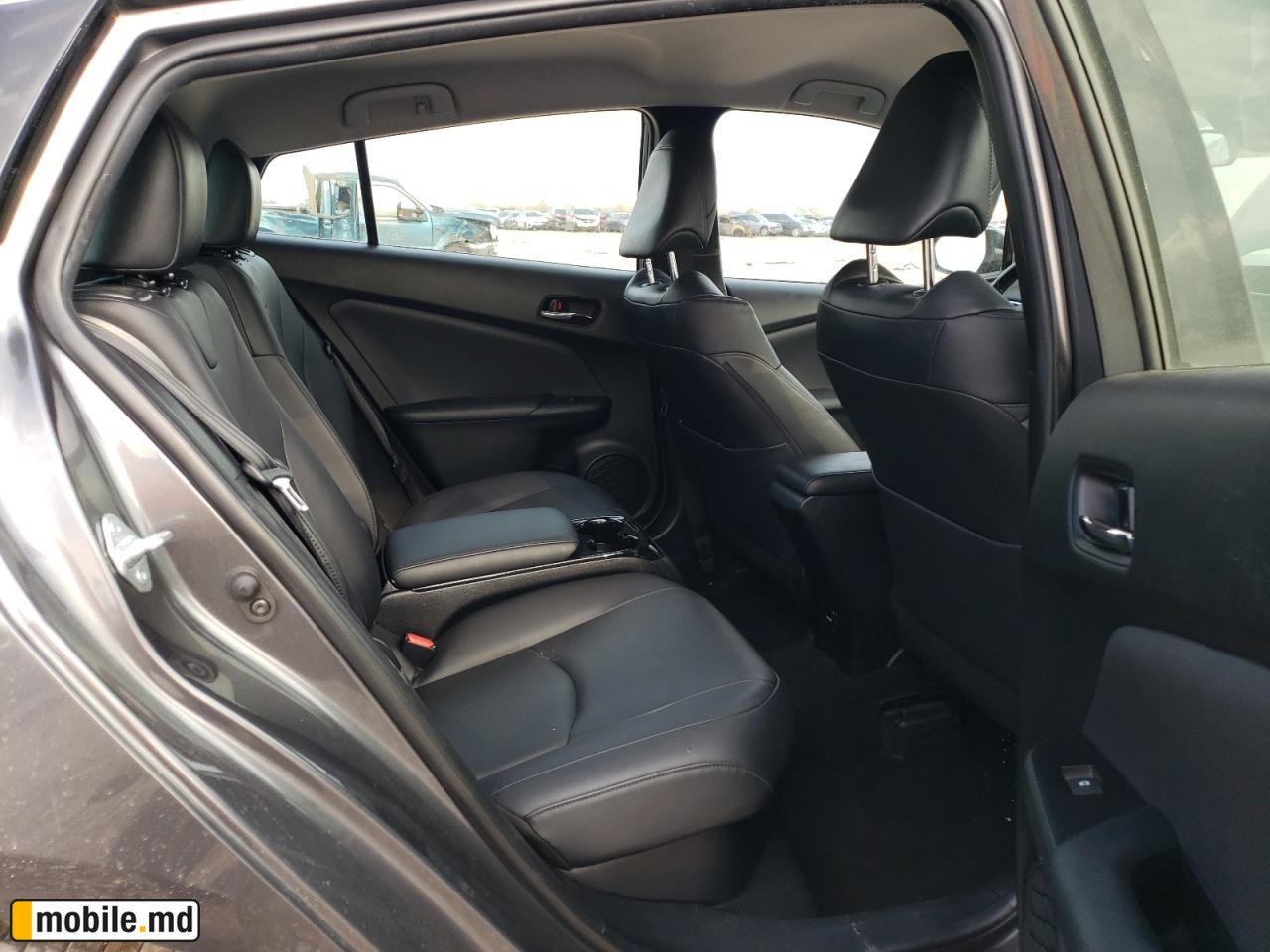 2017 Toyota Prius — photo 10