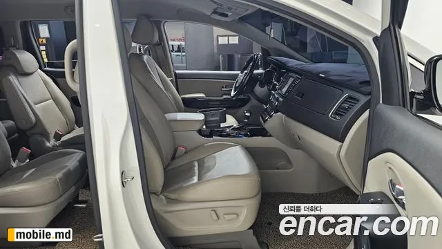 2019 Kia Canival — photo 26