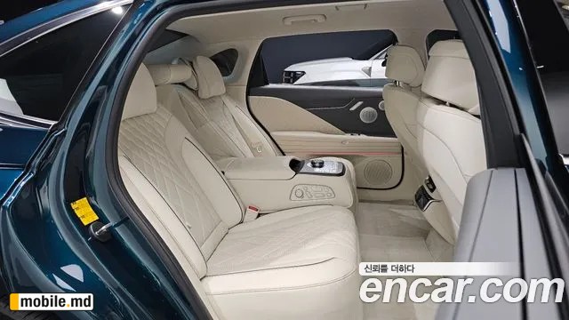 2025 Genesis G80 — photo 26