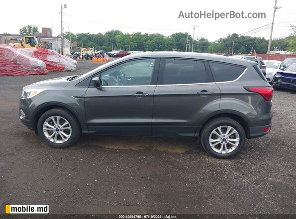 2019 Ford Escape — photo 14