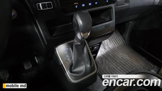2023 Hyundai Staria — photo 9