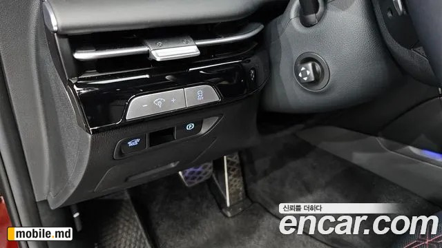 2025 Genesis G80 — photo 27