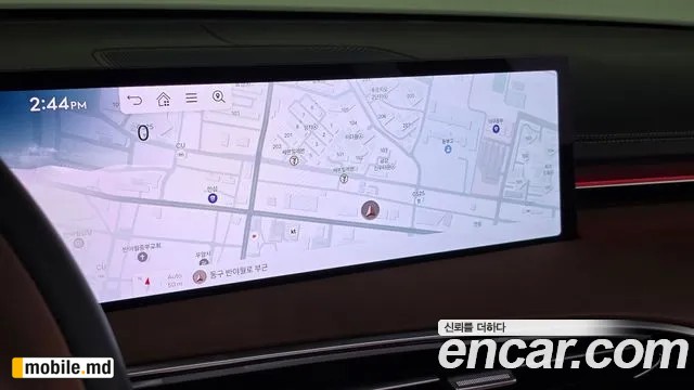 2026 Genesis GV70 — photo 13