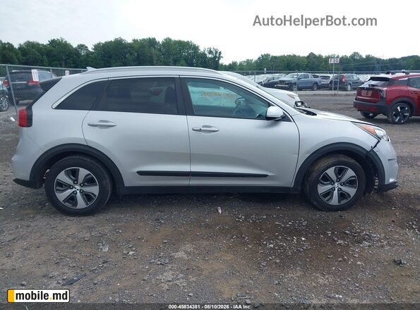 2017 Kia Niro — photo 13