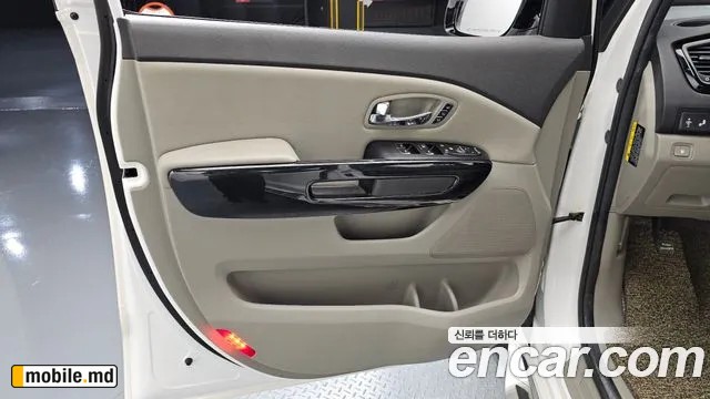 2018 Kia Canival — photo 24