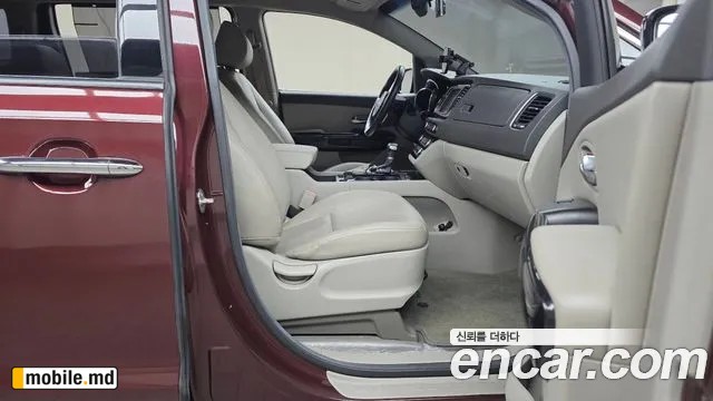 2018 Kia Canival — photo 26