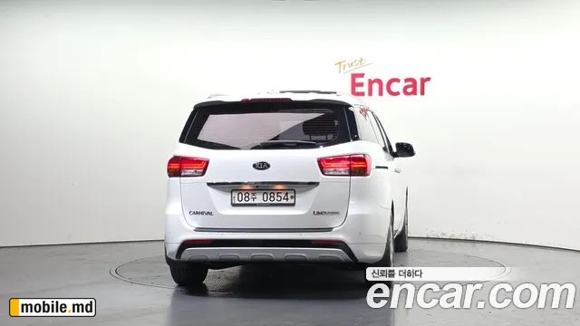 2016 Kia Canival — photo 4
