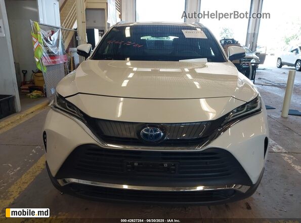 2021 Toyota Venza — photo 12
