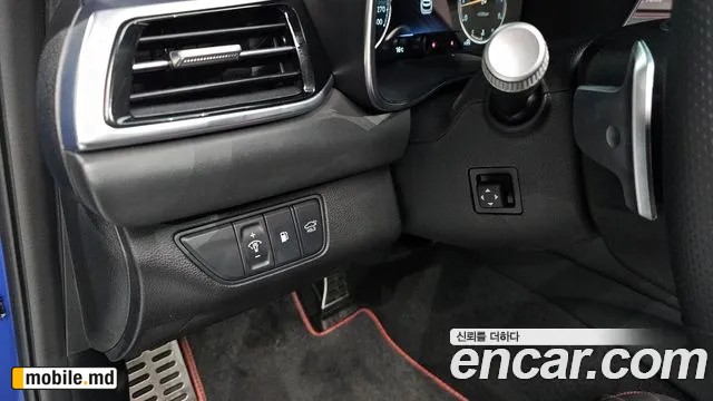 2025 Genesis G70 — photo 28