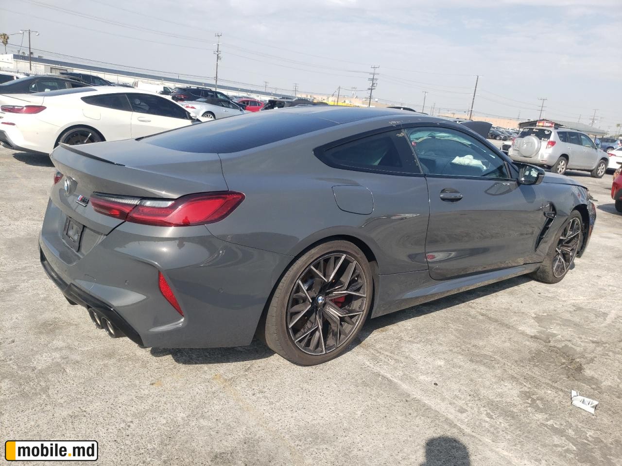 2022 BMW M8 — photo 3