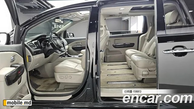 2019 Kia Canival — photo 10