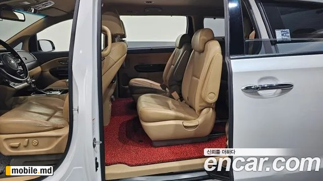 2019 Kia Canival — photo 11