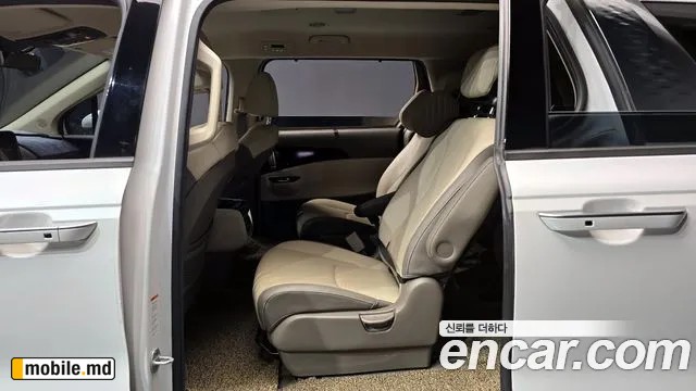 2021 Kia Canival — photo 12