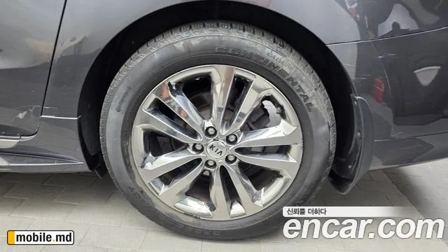 2017 Kia Canival — photo 21