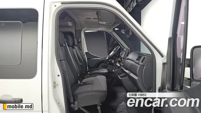 2020 Renault Master — photo 11