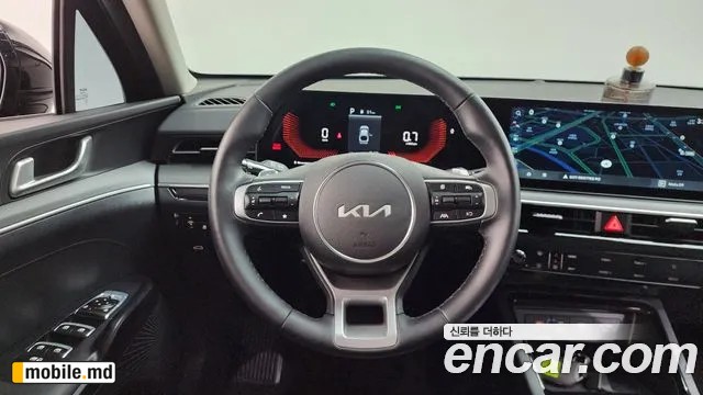 2025 Kia K5 — photo 12