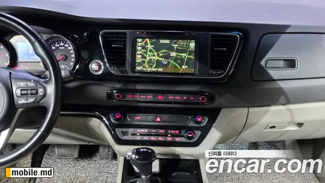 2016 Kia Canival — photo 14