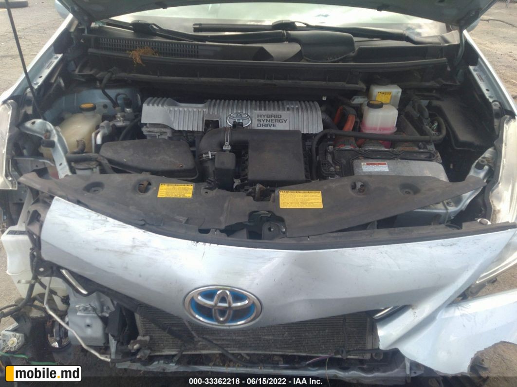2012 Toyota Prius — photo 10