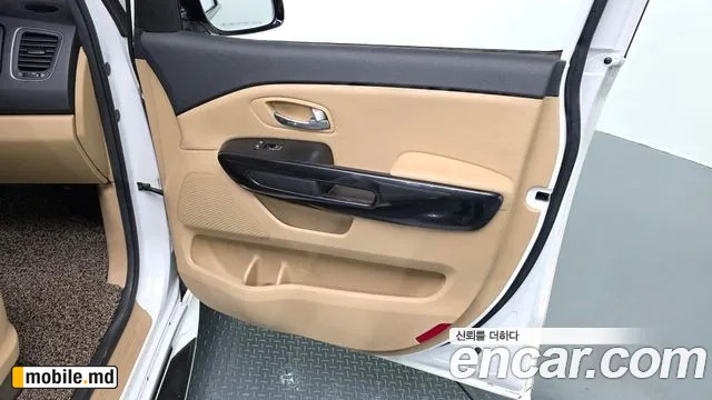 2018 Kia Canival — photo 25