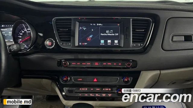 2018 Kia Canival — photo 15