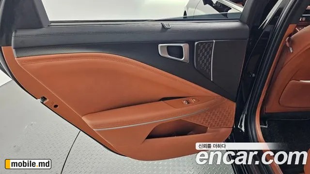 2025 Kia K8 — photo 25